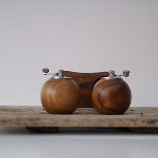 Salt and pepper grinder with wooden stand