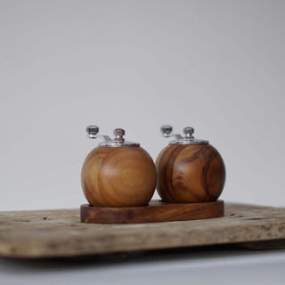 Salt and pepper grinder with wooden stand