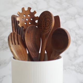 wooden kitchen utensil set