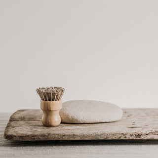 Small Wooden Brush With Natural Fibres - Potte