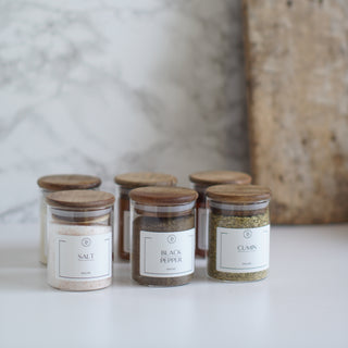 Round Glass Spice Jars With Labels - Airtight Acacia Wooden Lid